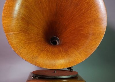 1909 His Masters Voice HMV Junior Monarch Gramophone - 5b22d9fc 3d38 44a4 b730 2f3d029ddf76